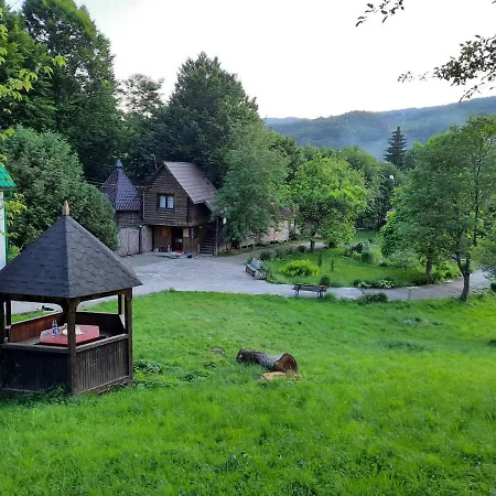 Alojamento de Turismo Selvagem Kvasnyi *