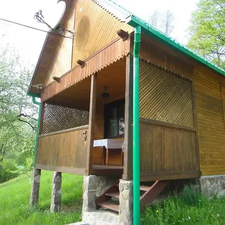 квасный Деревянный коттедж *