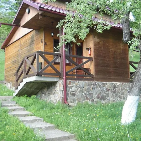 Kvasnyi Lodge *