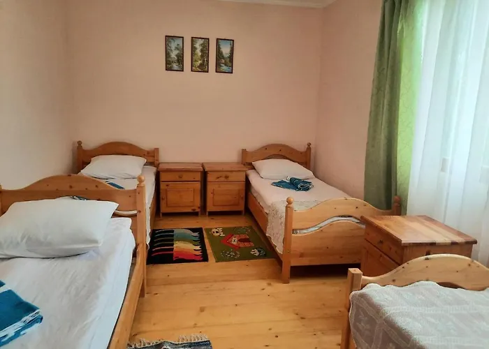 Kvasnyi Lodge *