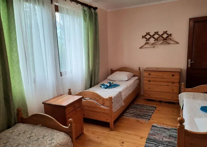 Kvasnyi Lodge *