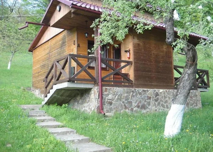 Kvasnyi Lodge *
