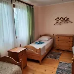 Kvasnyi بيت خشبي *